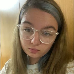 Meet your Posher, Stacy